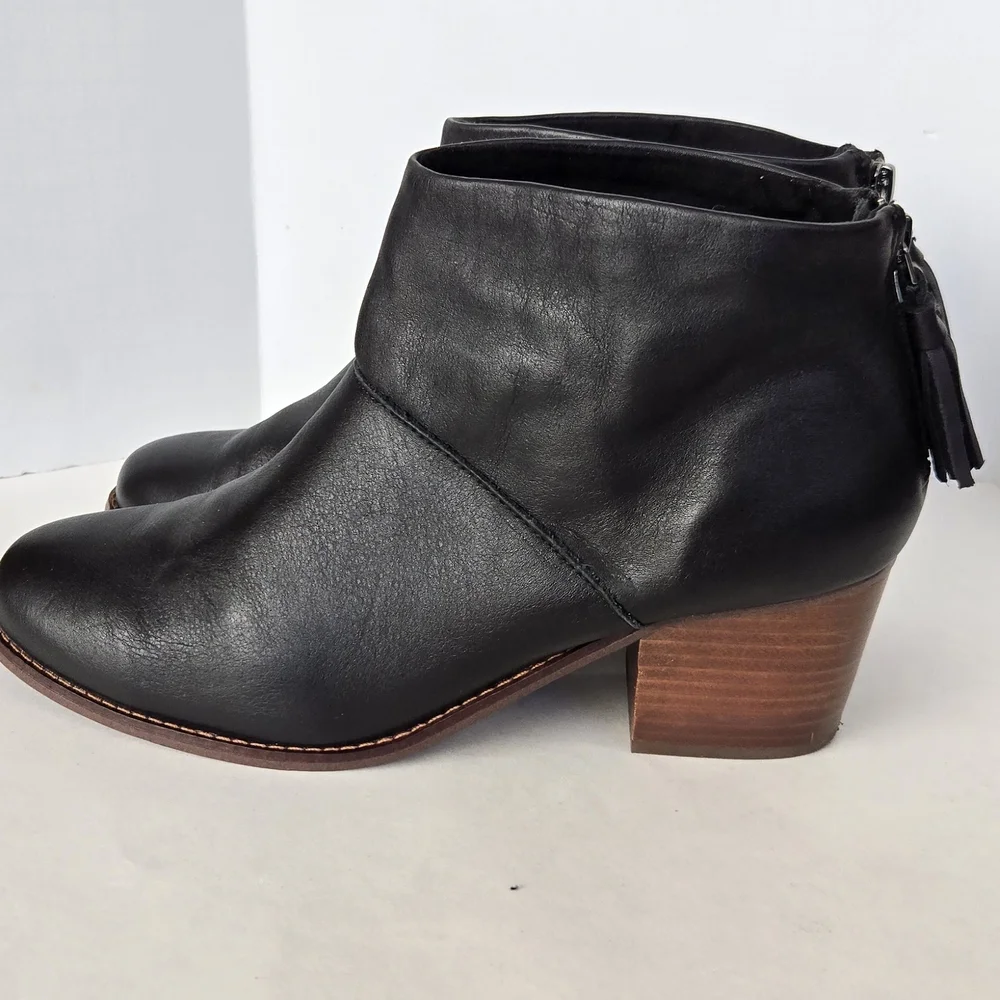 Toms Black Leather Ankle Boots with Brown Heel And Tassels